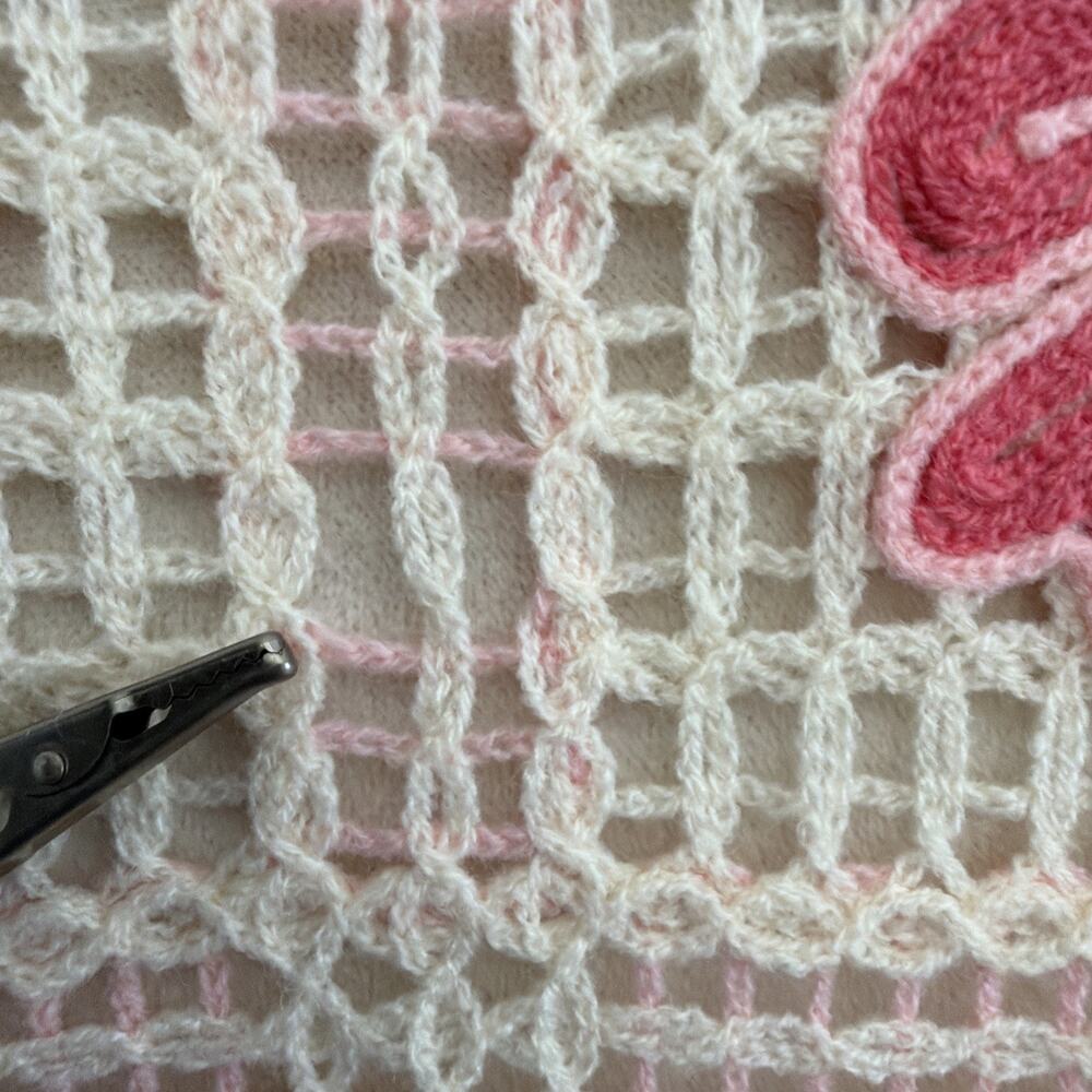 House Of Harlow Poncho OS Pink Bow Granny Square Knit Crochet Shawl Sweater READ - Picture 8 of 9